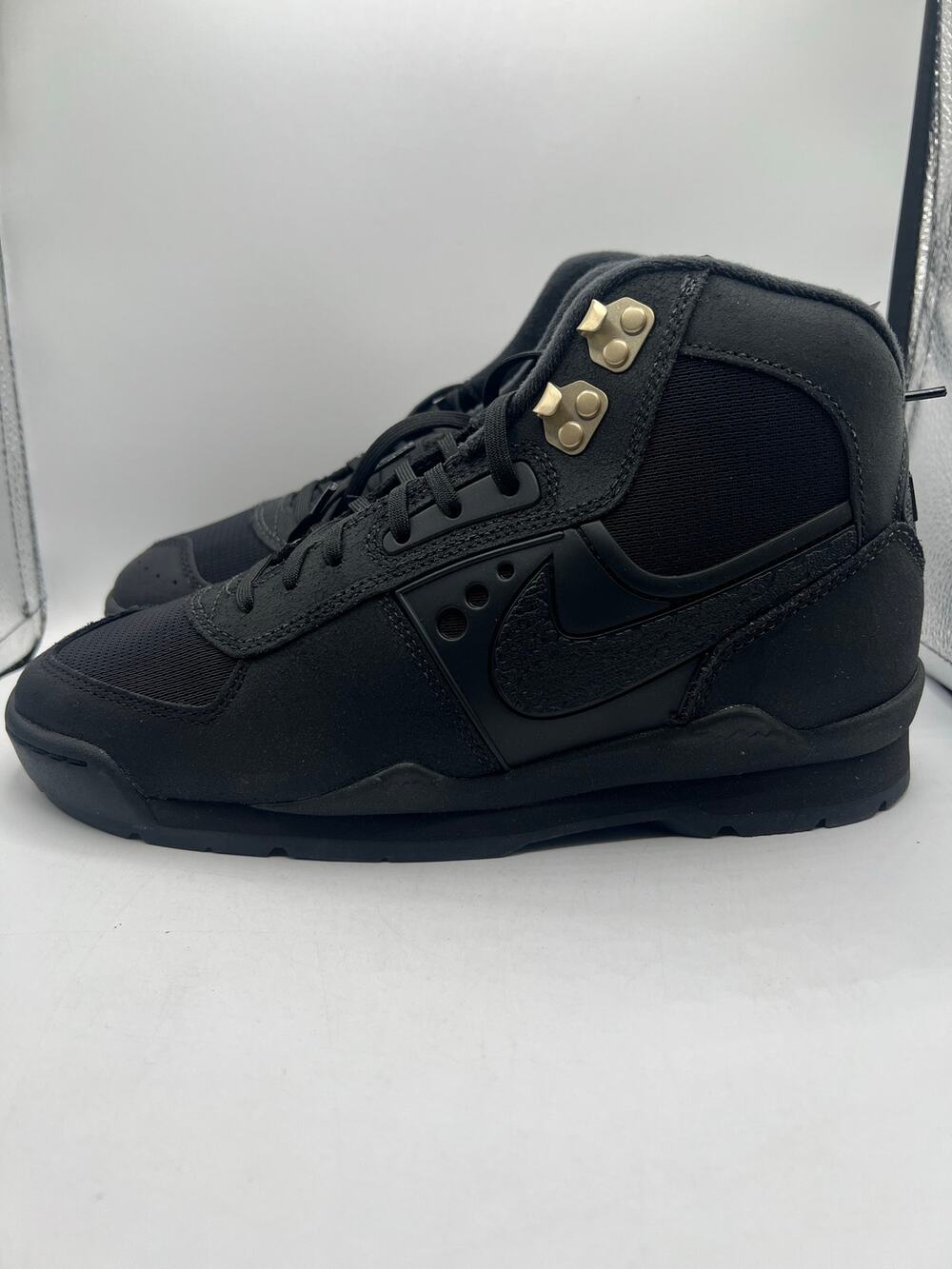 Nike Baltoro ‘Black Metallic Gold’ size 8.5 mens